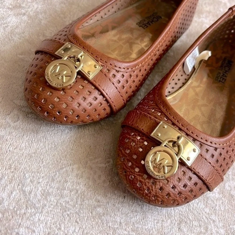 Brand New Michael Kors Yvette Cognac Flats Slip On Shoes Gold Tone Locket Accent
